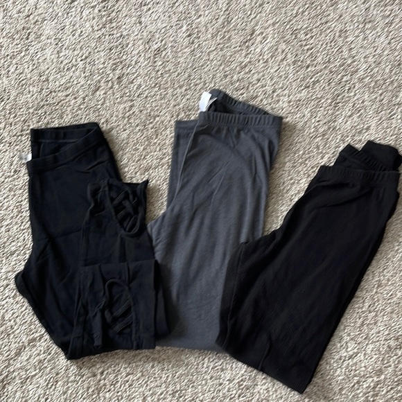 Old Navy Pants - Bundle of 3 never worn old navy leggings!